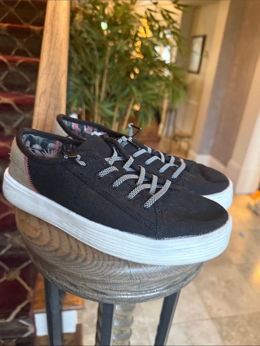 HEY DUDE CODY CRAFY SLIP ON PLATFORM excellent t condition women 8. - Picture 7 of 9